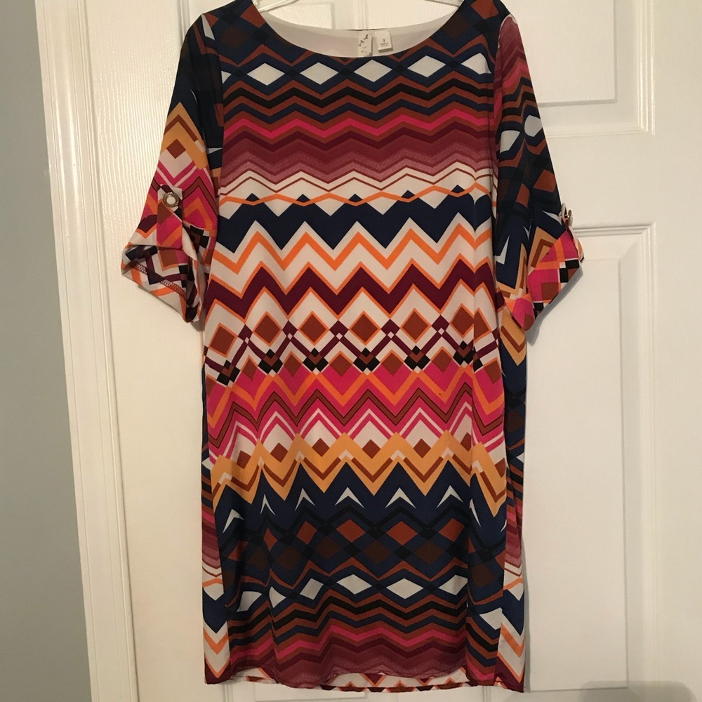 Patterned Dress - Picture 3 of 3
